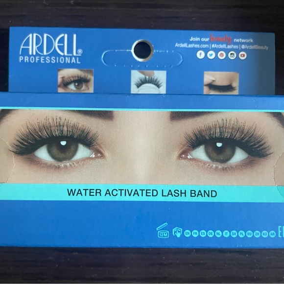 Ardell Water Actuvated Lashes . - Picture 7 of 8